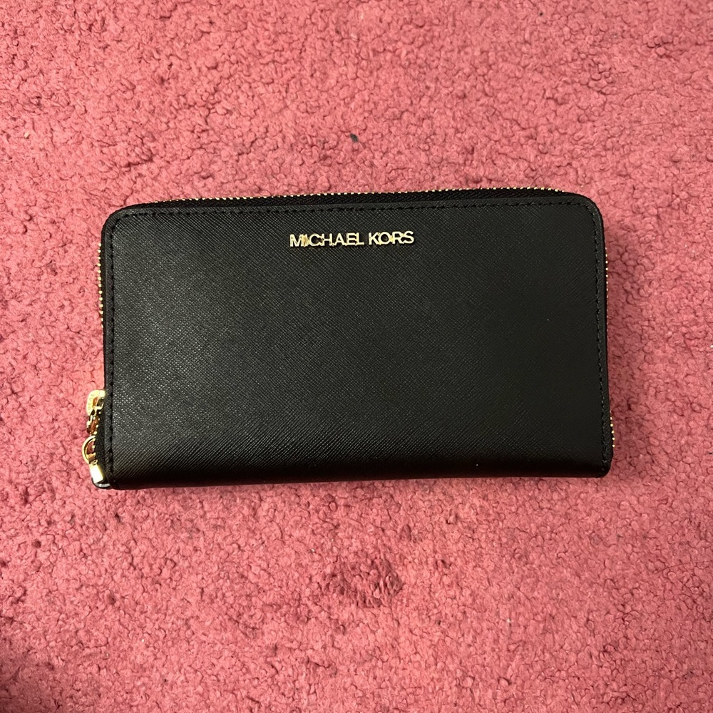 Michael kors wristlet BRANDNEW